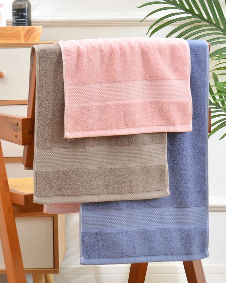 Serviette de toilette en coton à bande gaufrée – 35 × 75 cm